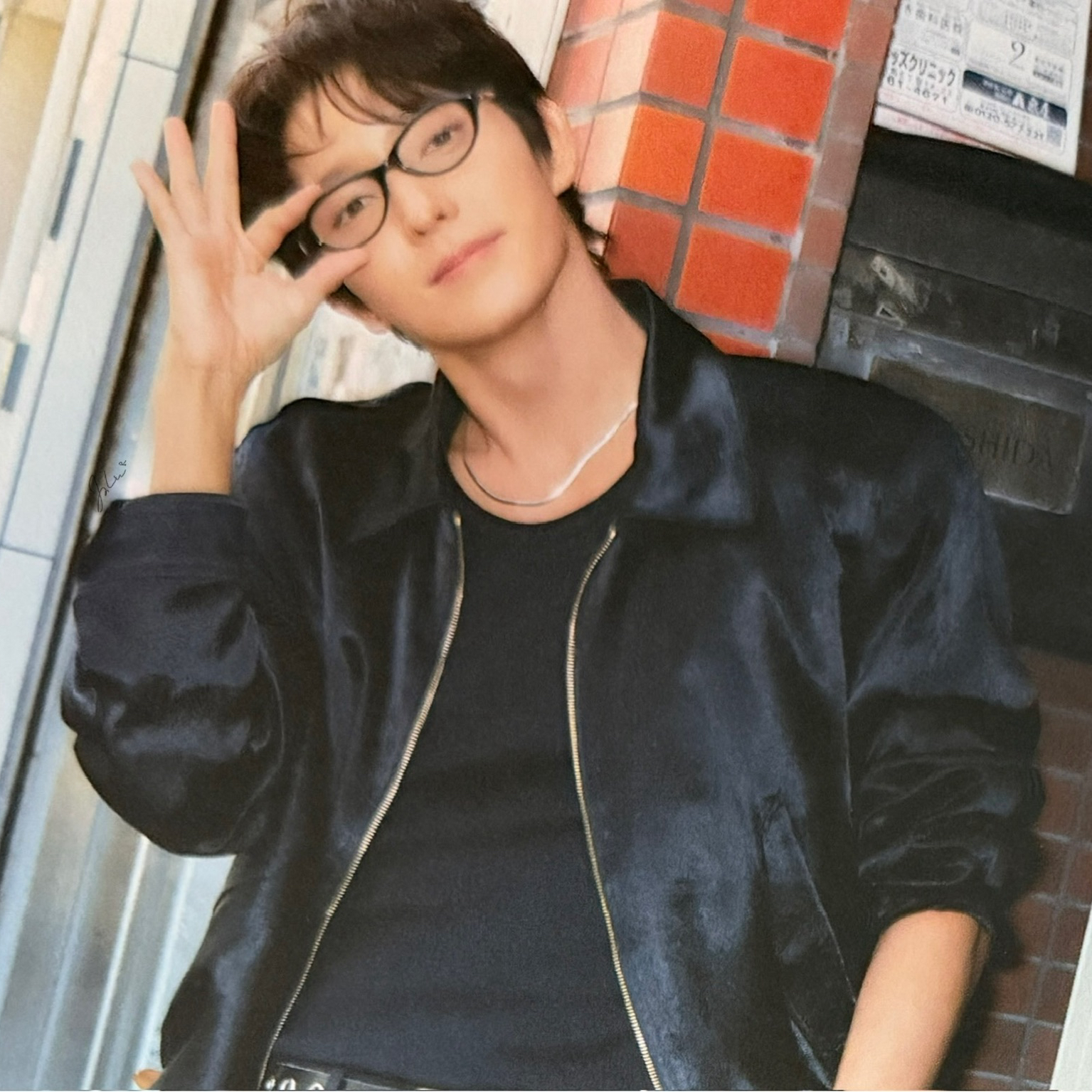 A moment captured by a fan of Lee Joongi