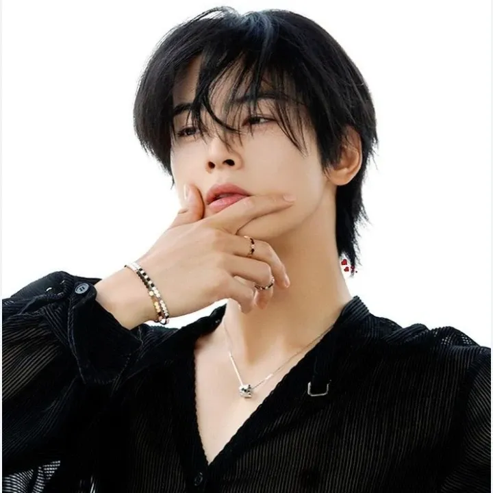 Latest photo of Cha Eunwoo