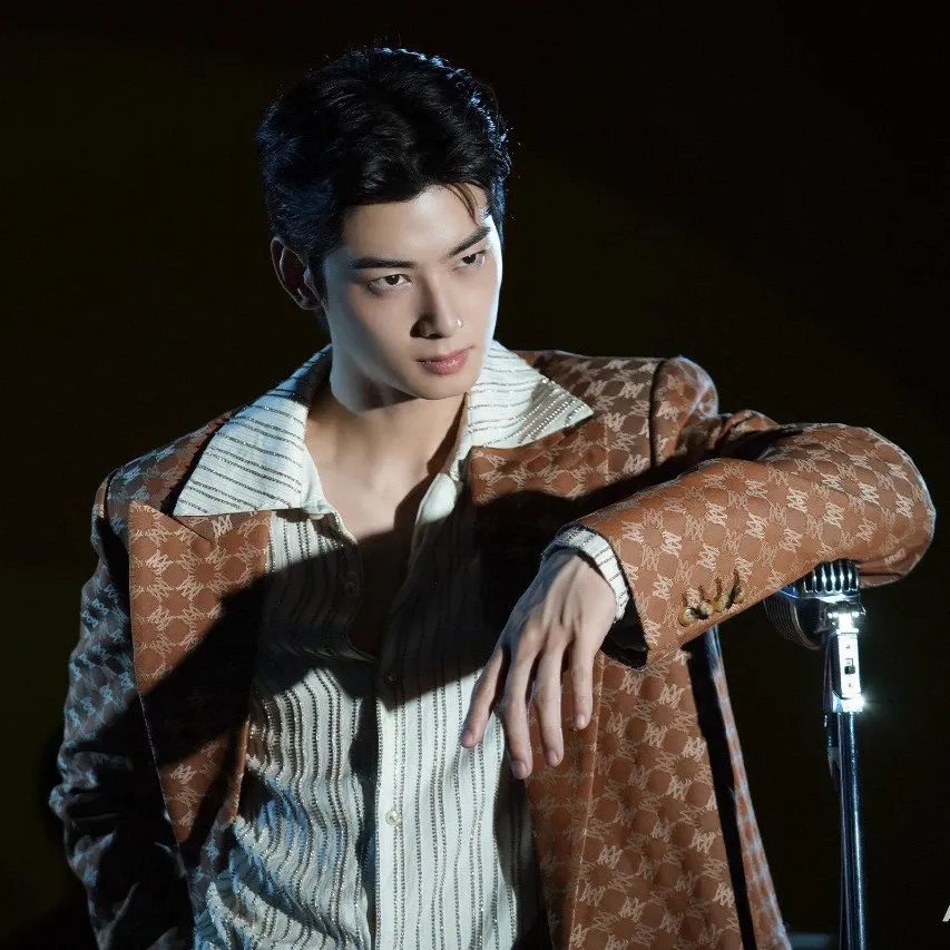 Latest photo of Cha Eunwoo