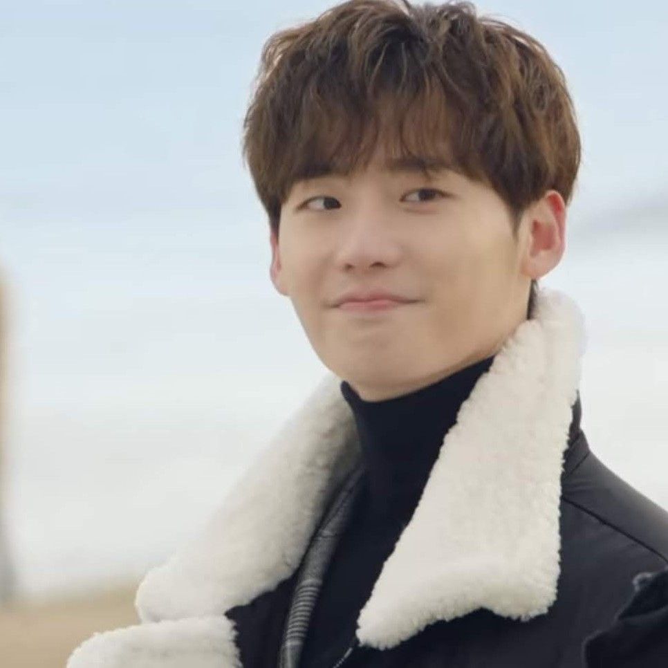 粉絲拍下的李鍾碩瞬間