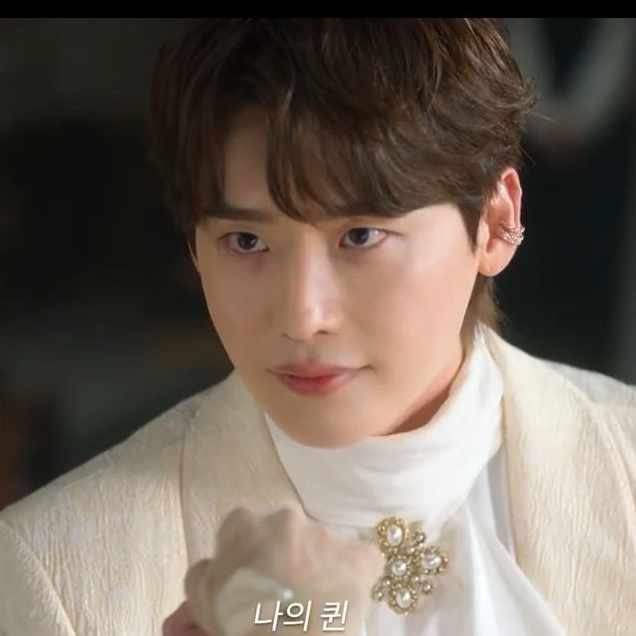 A moment captured by a fan of Lee Jongsuk