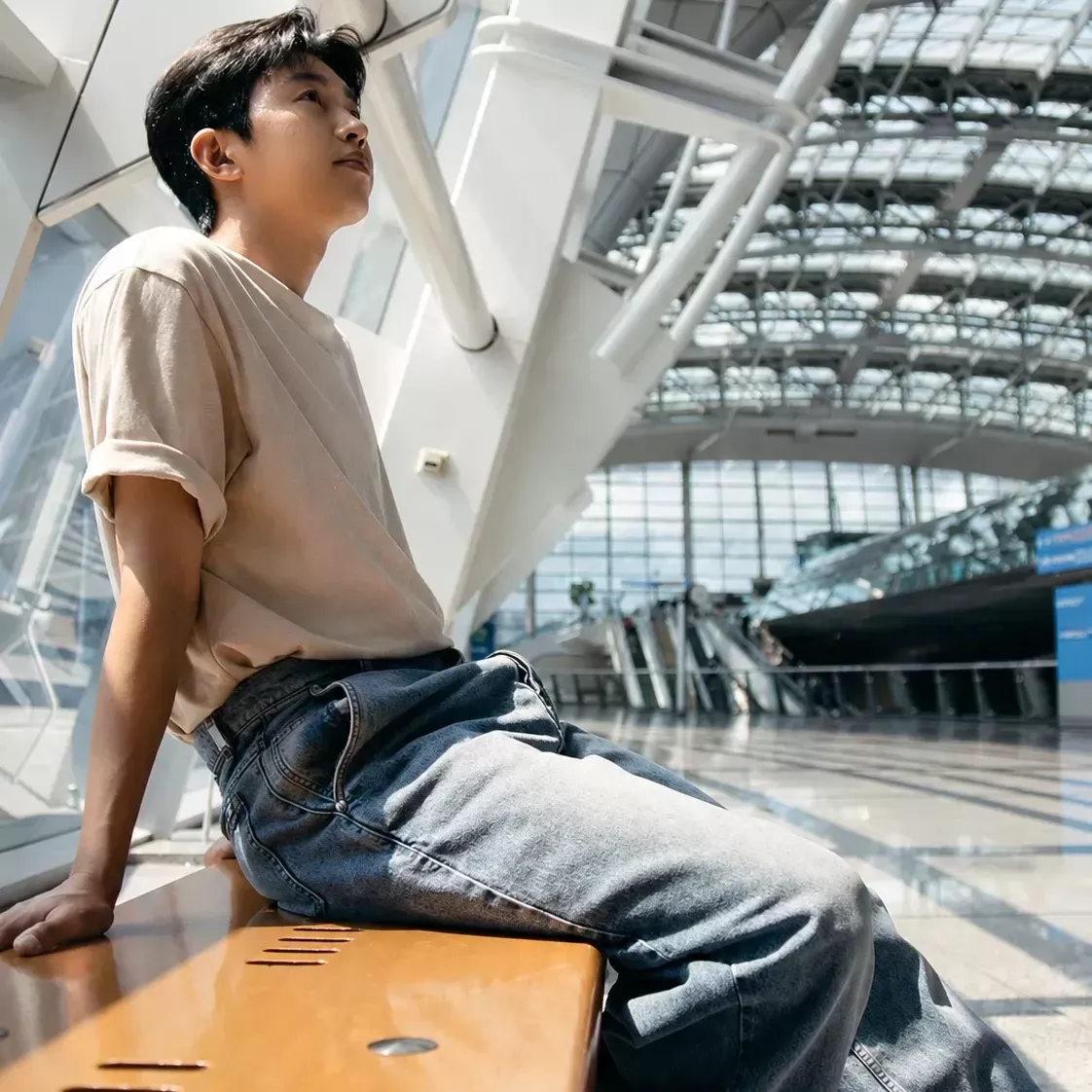 Behind-the-scenes cut of Lim Youngwoong