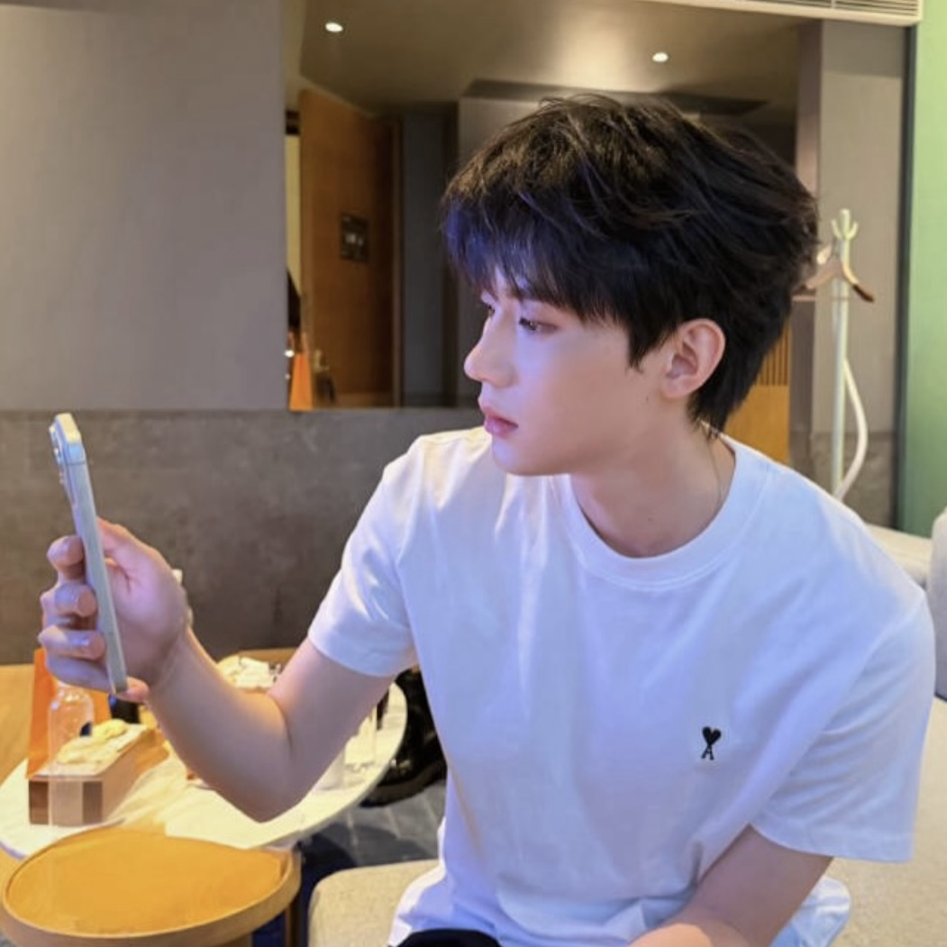 Latest photo of Zhou Yiran