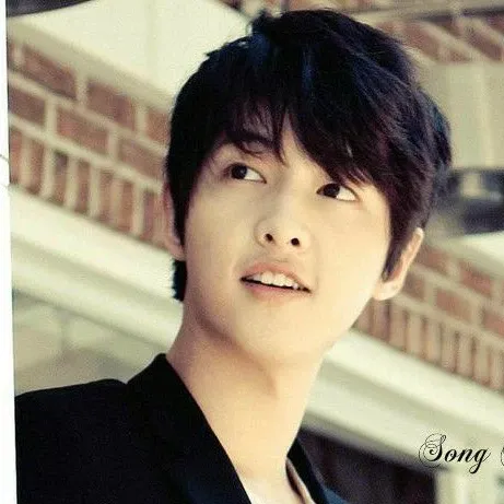 A moment captured by a fan of Song Joongki