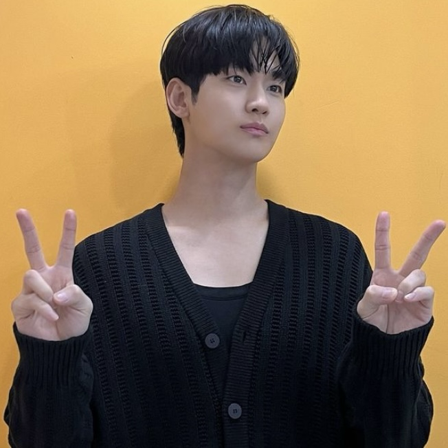 Behind-the-scenes cut of Kim Soohyun
