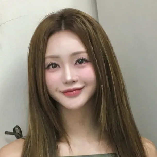 홍지윤 최근 활동샷