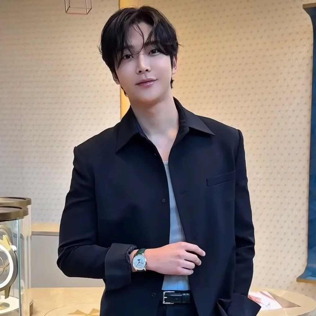 Foto kegiatan terbaru dari Rowoon