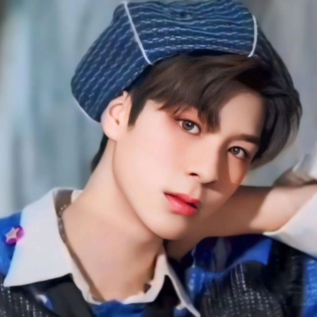 Latest photo of Jeong Dongwon