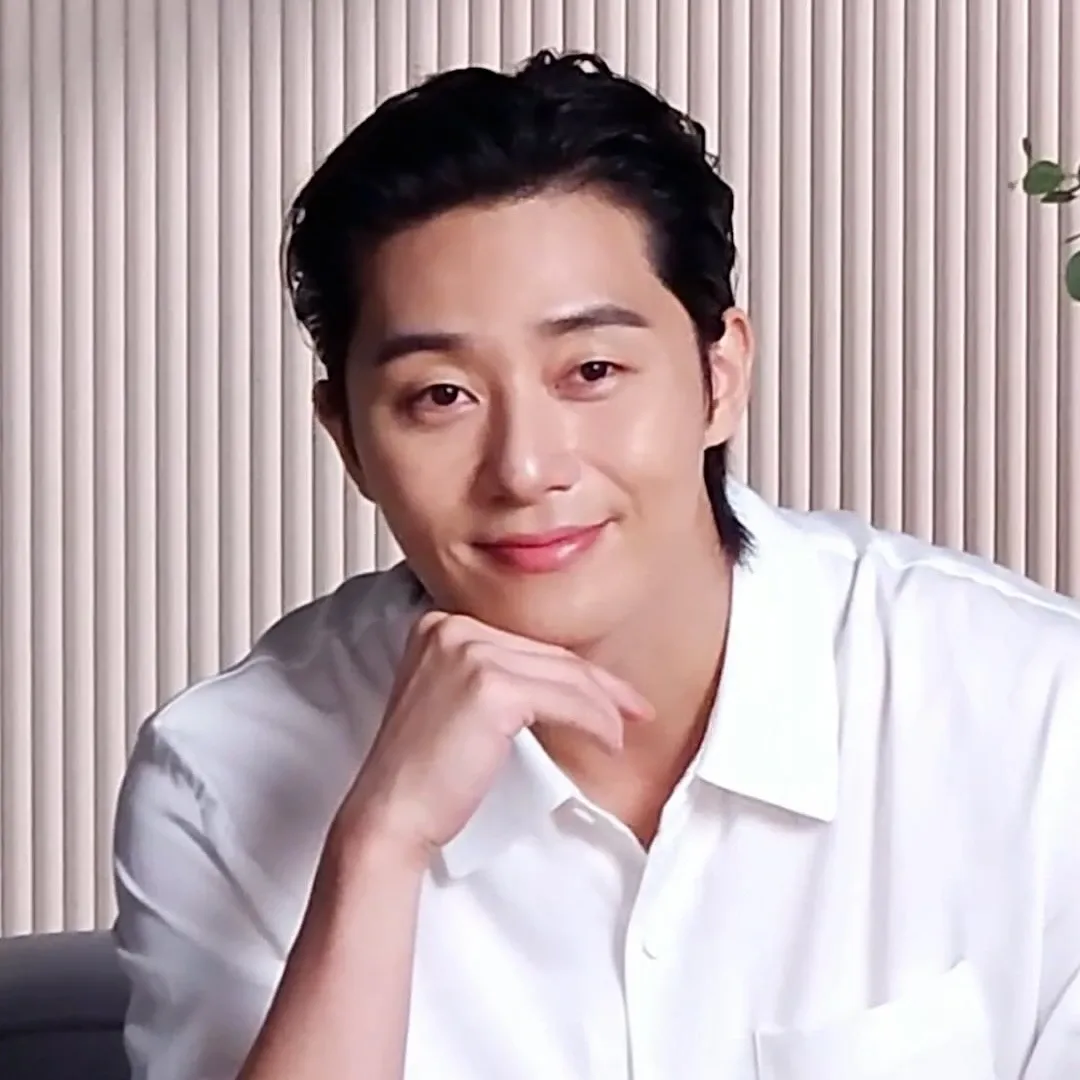 A moment captured by a fan of Park Seojoon
