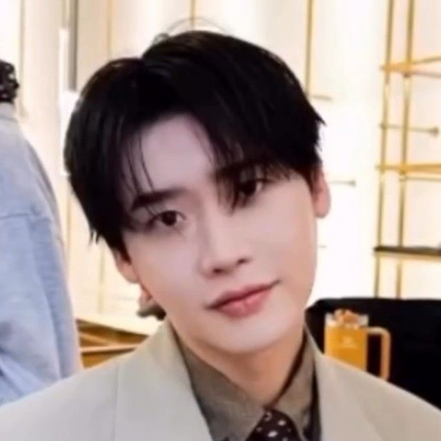 Behind-the-scenes cut of Lee Jongsuk