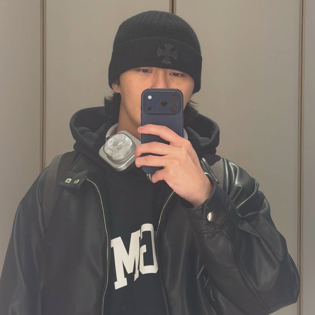 Recent activity shot of Park Seojoon