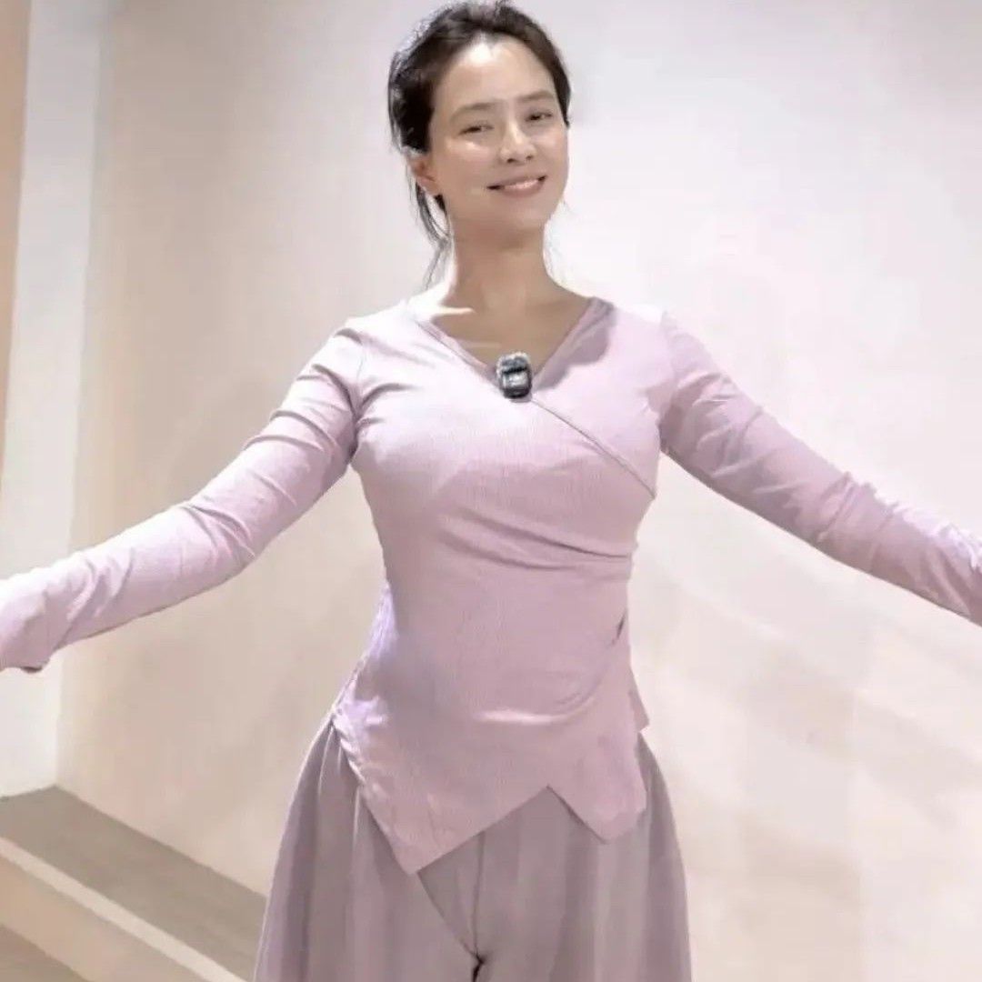 Cuplikan di balik layar dari Song Jihyo