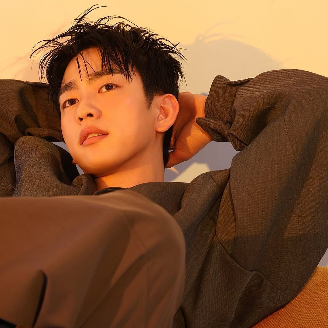 Momen yang diabadikan oleh penggemar Park Jinyoung