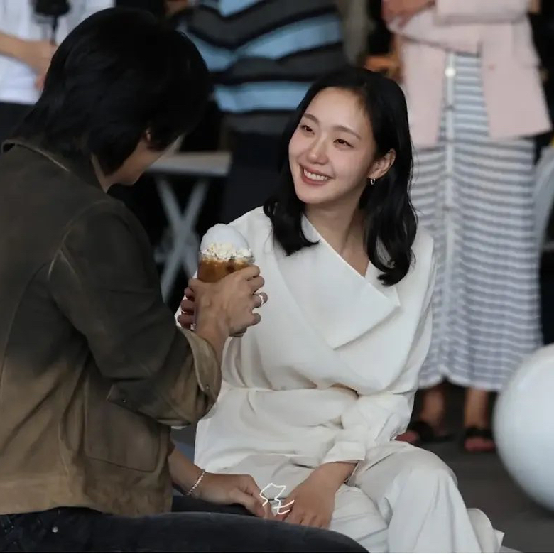 김고은 최근 활동샷