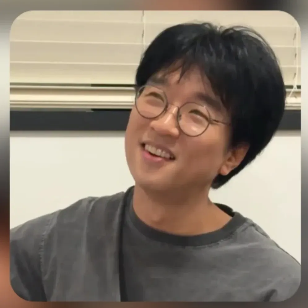 Recent activity shot of Bak Changgeun
