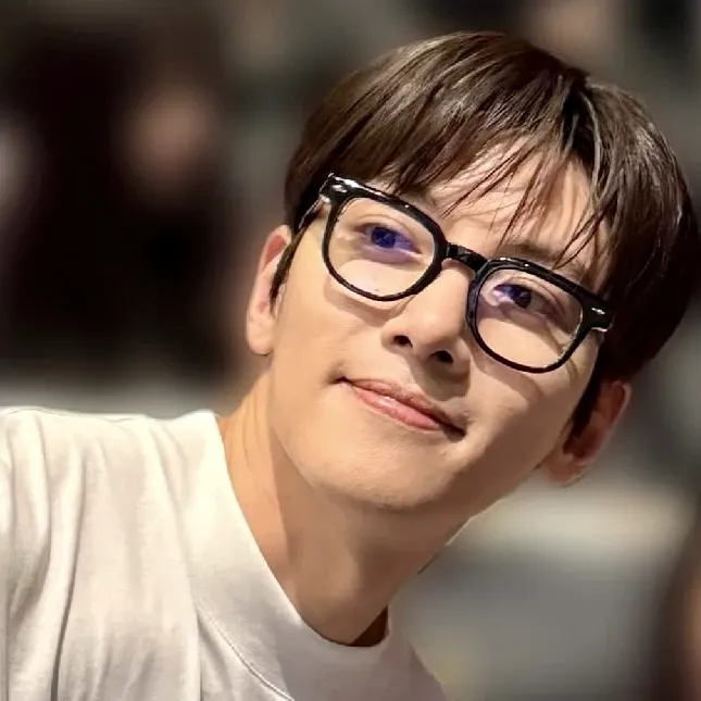 A moment captured by a fan of Ji Changwook