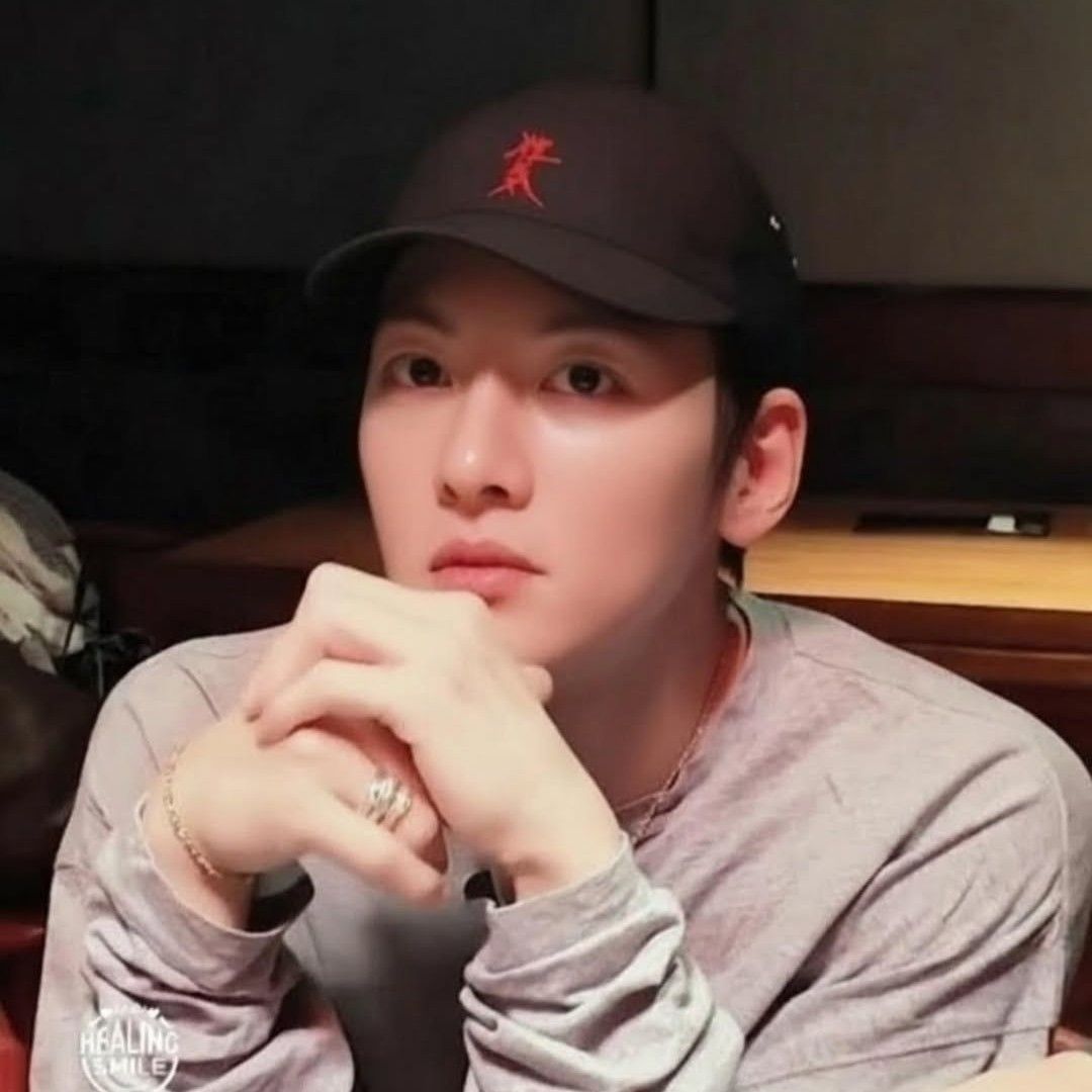 Behind-the-scenes cut of Ji Changwook