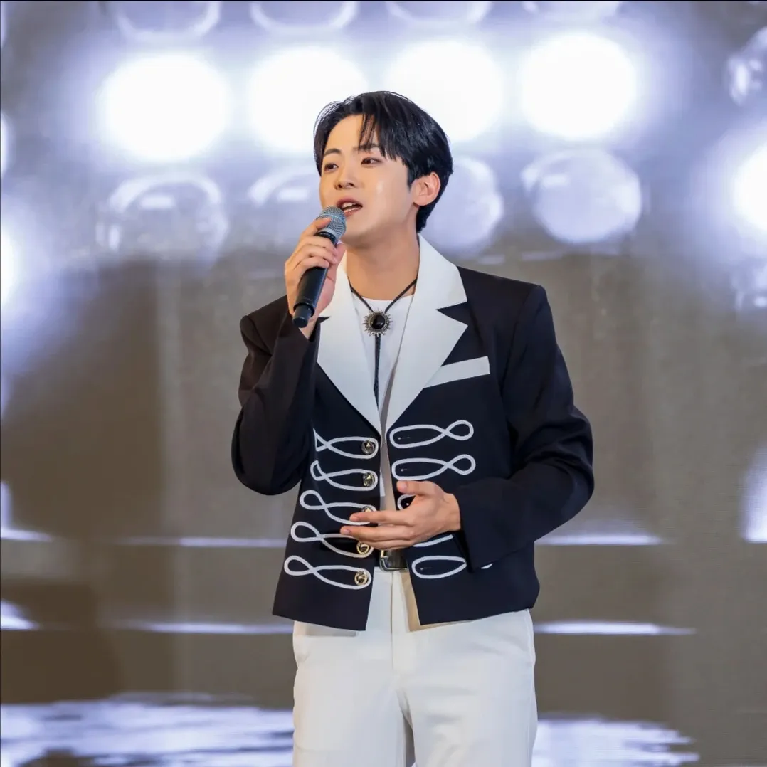 Behind-the-scenes cut of Park Minsu
