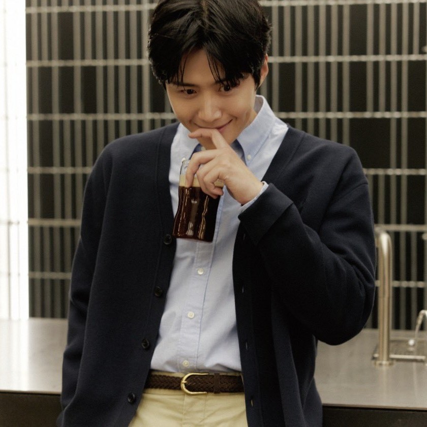 Behind-the-scenes cut of Kim Seonho