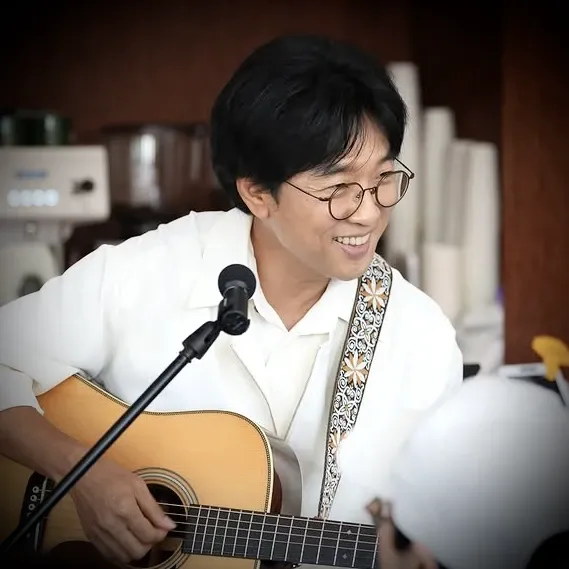 Recent activity shot of Bak Changgeun