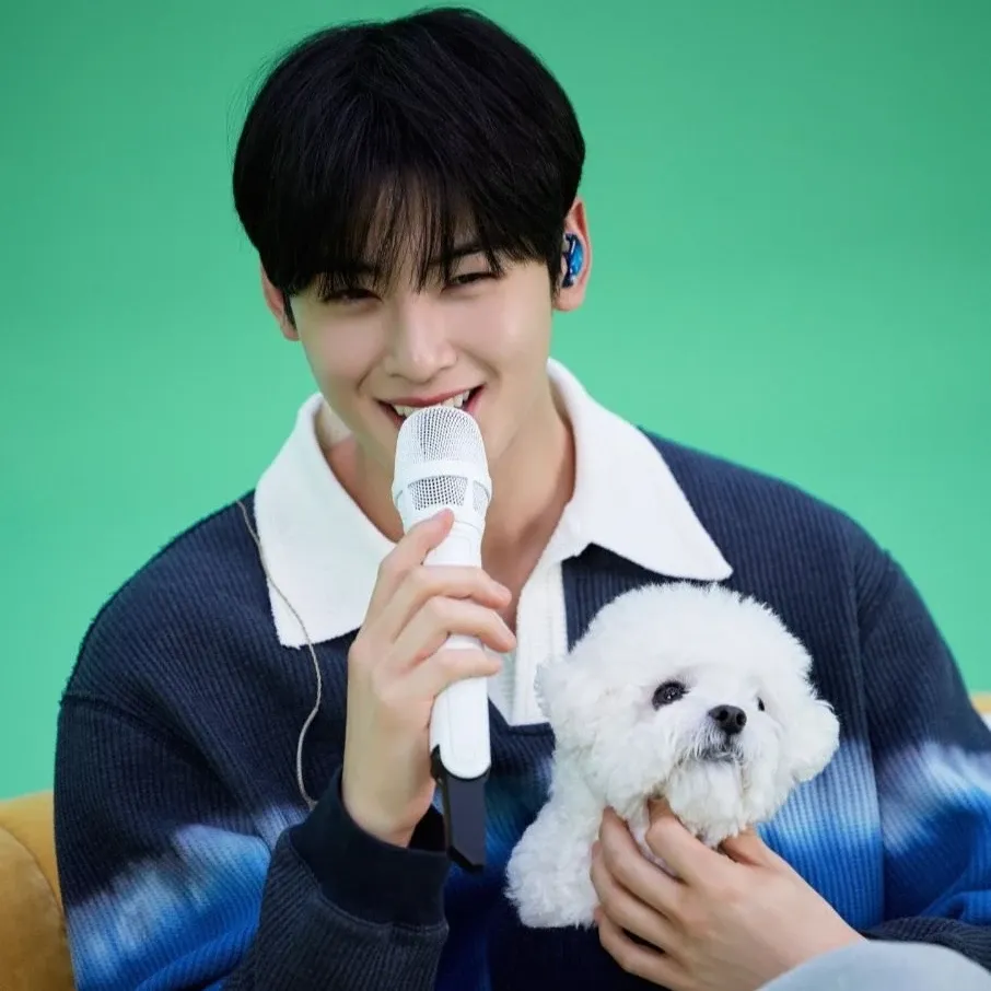 Latest photo of Cha Eunwoo