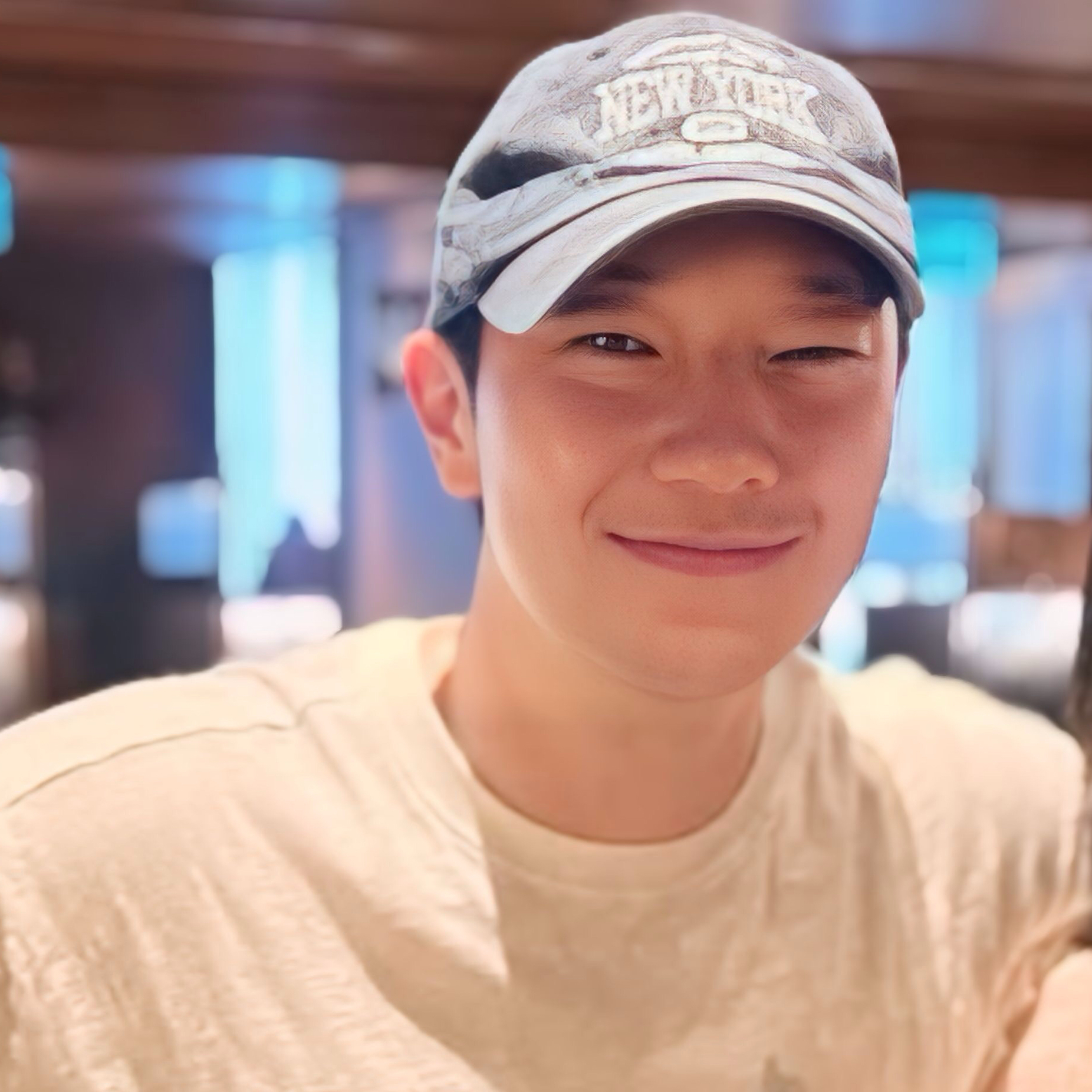 Latest photo of Son Seokkoo