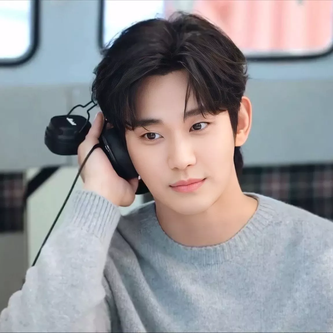 Recent activity shot of Kim Soohyun