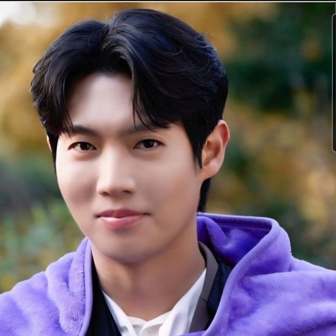 Recent activity shot of Son Taejin