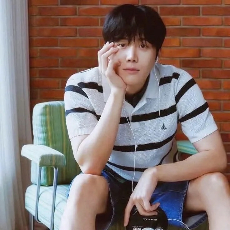 Behind-the-scenes cut of Kim Seonho