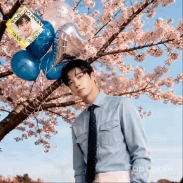 A moment captured by a fan of Woo Dohwan