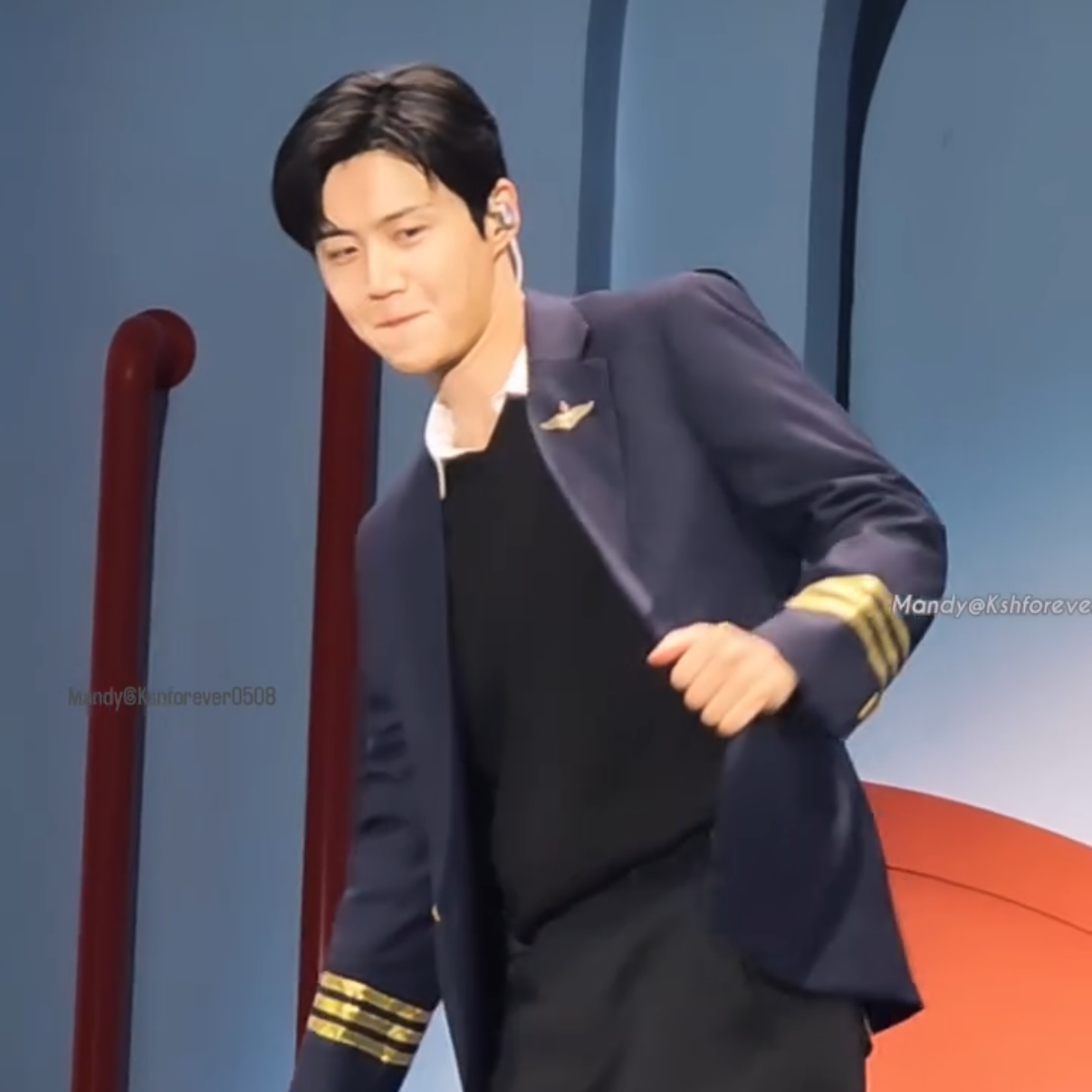 Behind-the-scenes cut of Kim Seonho