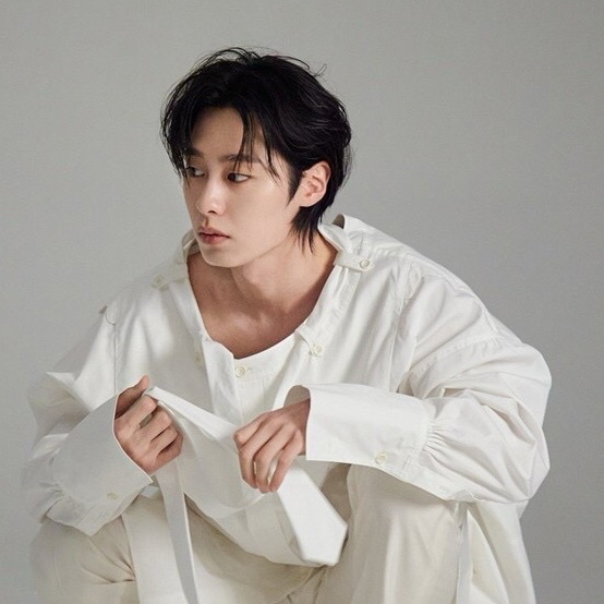 A moment captured by a fan of Lee Jaewook