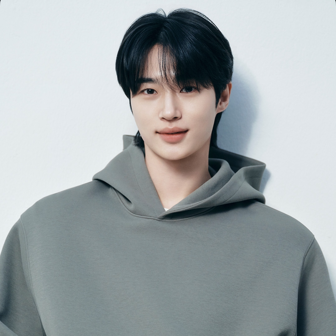 Latest photo of Byeon Wooseok
