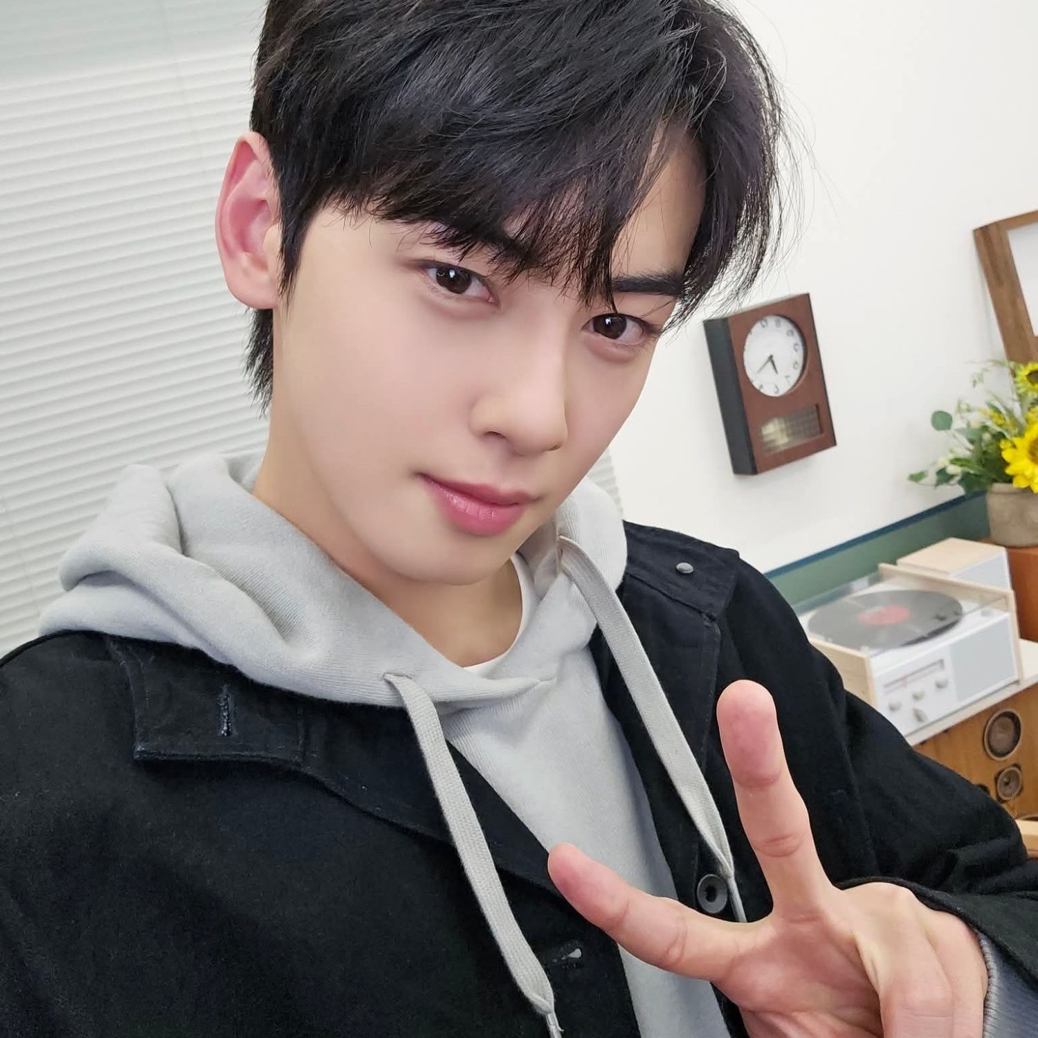 Latest photo of Cha Eunwoo