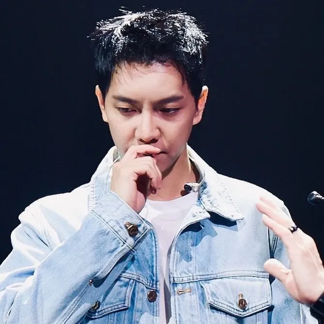 A moment captured by a fan of Lee Seunggi