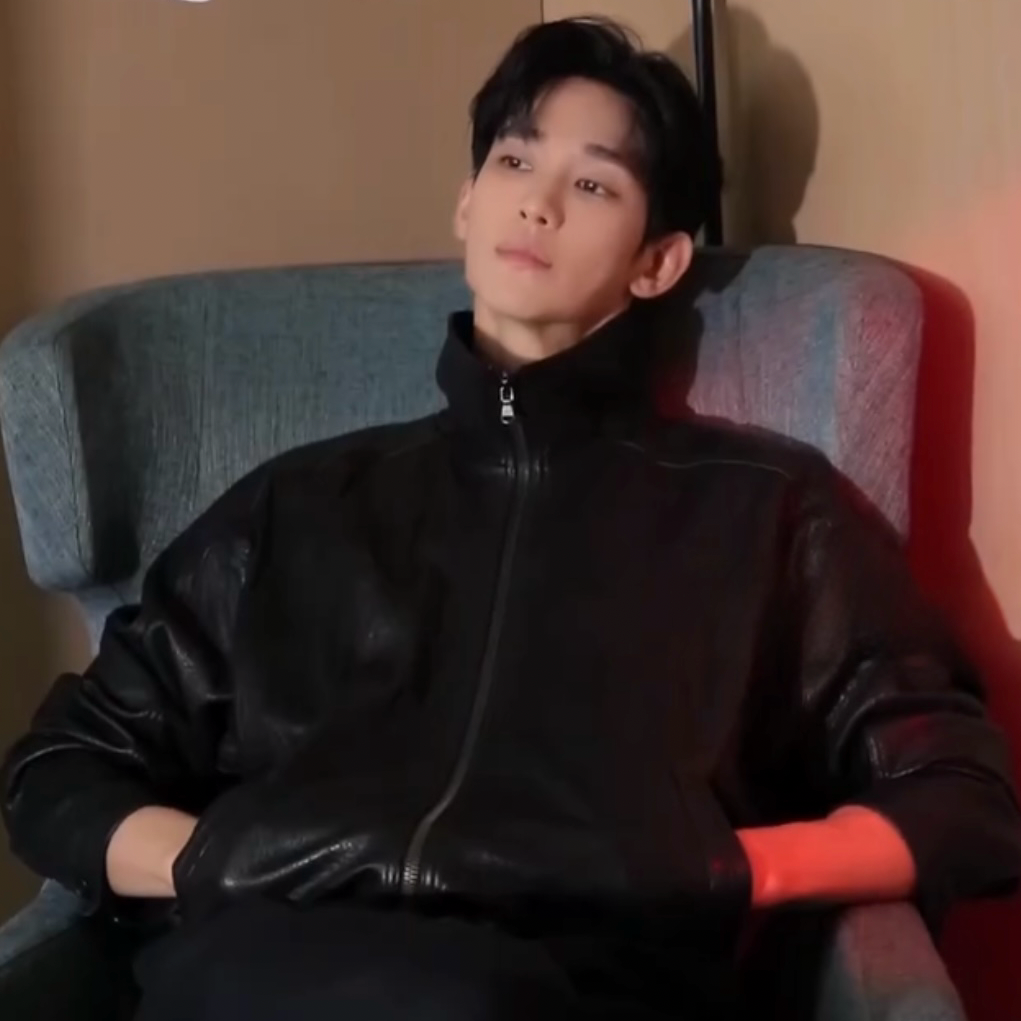 Behind-the-scenes cut of Kim Soohyun
