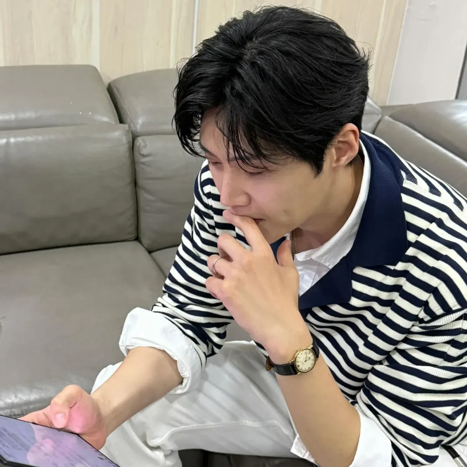 Behind-the-scenes cut of Kim Seonho