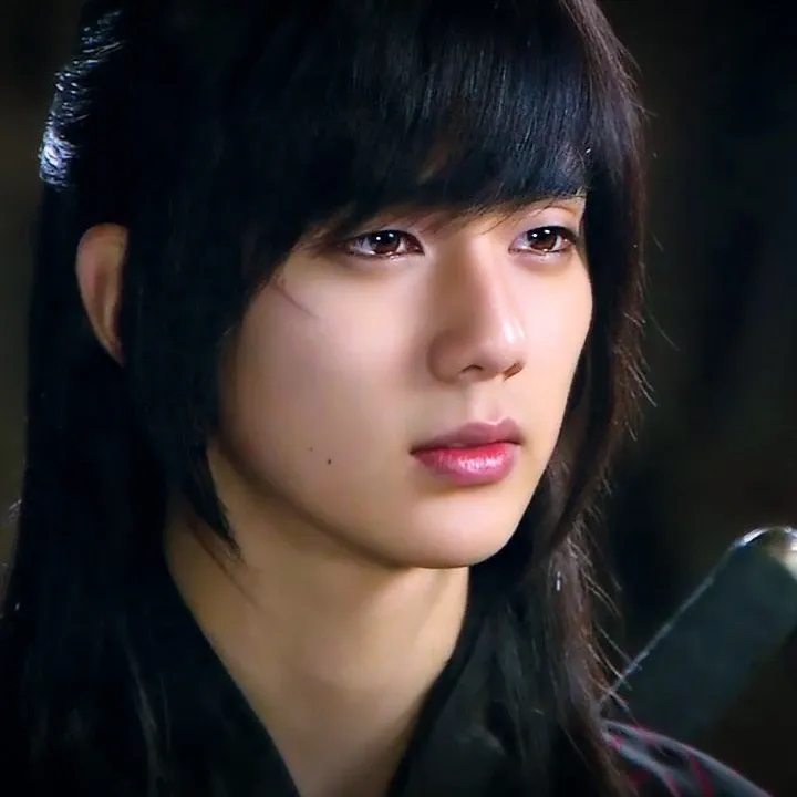 Recent activity shot of Yoo Seungho