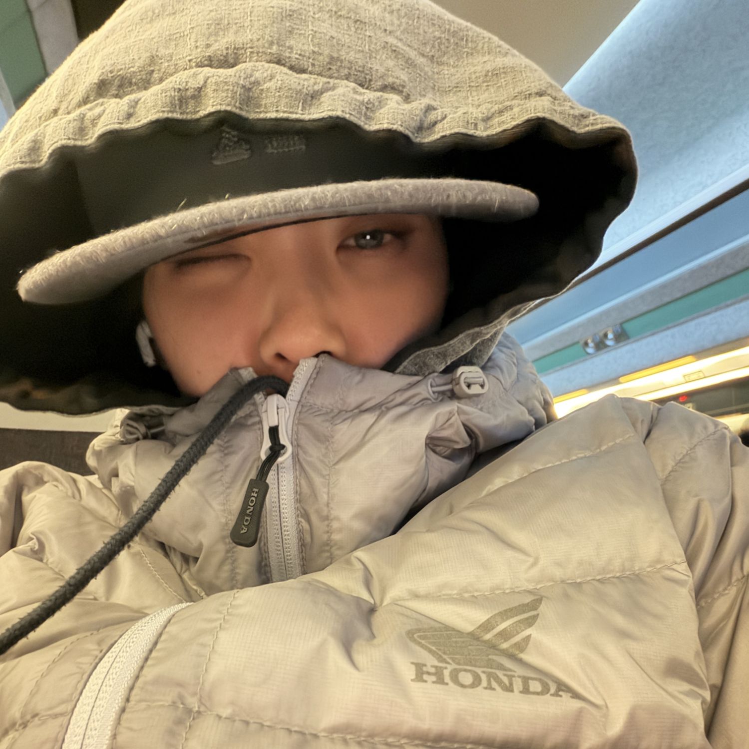 Behind-the-scenes cut of Aiki