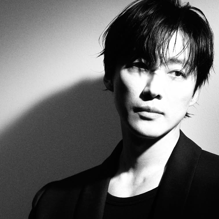 Behind-the-scenes cut of Namkoong Min