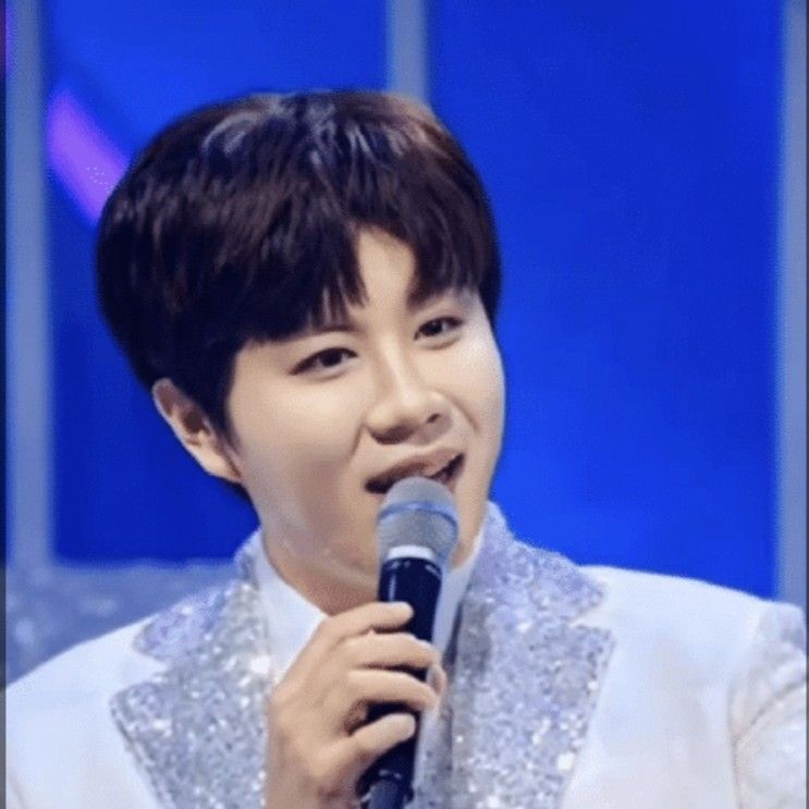 チン・ヘソンのビハインドカット