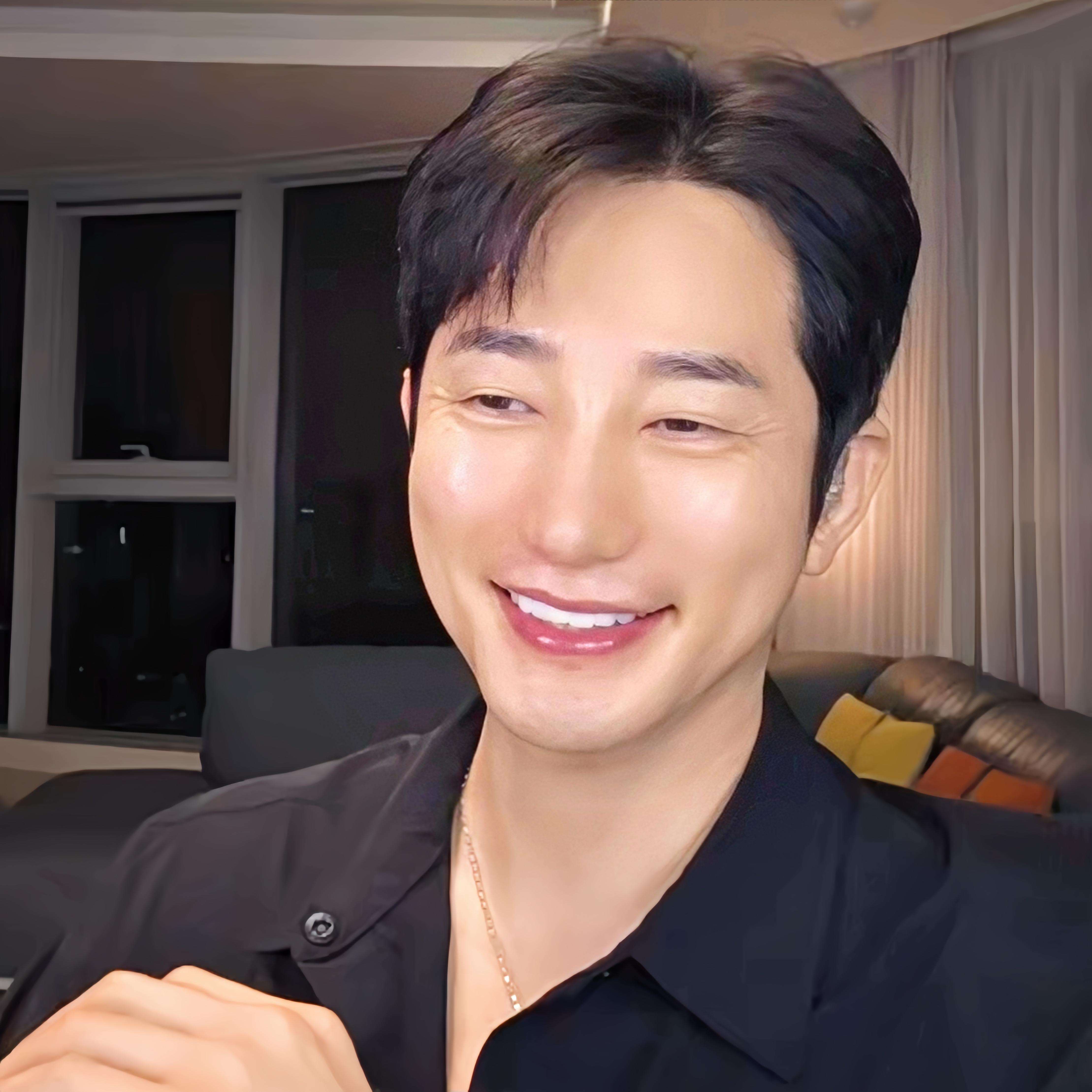 Behind-the-scenes cut of Park Sihoo