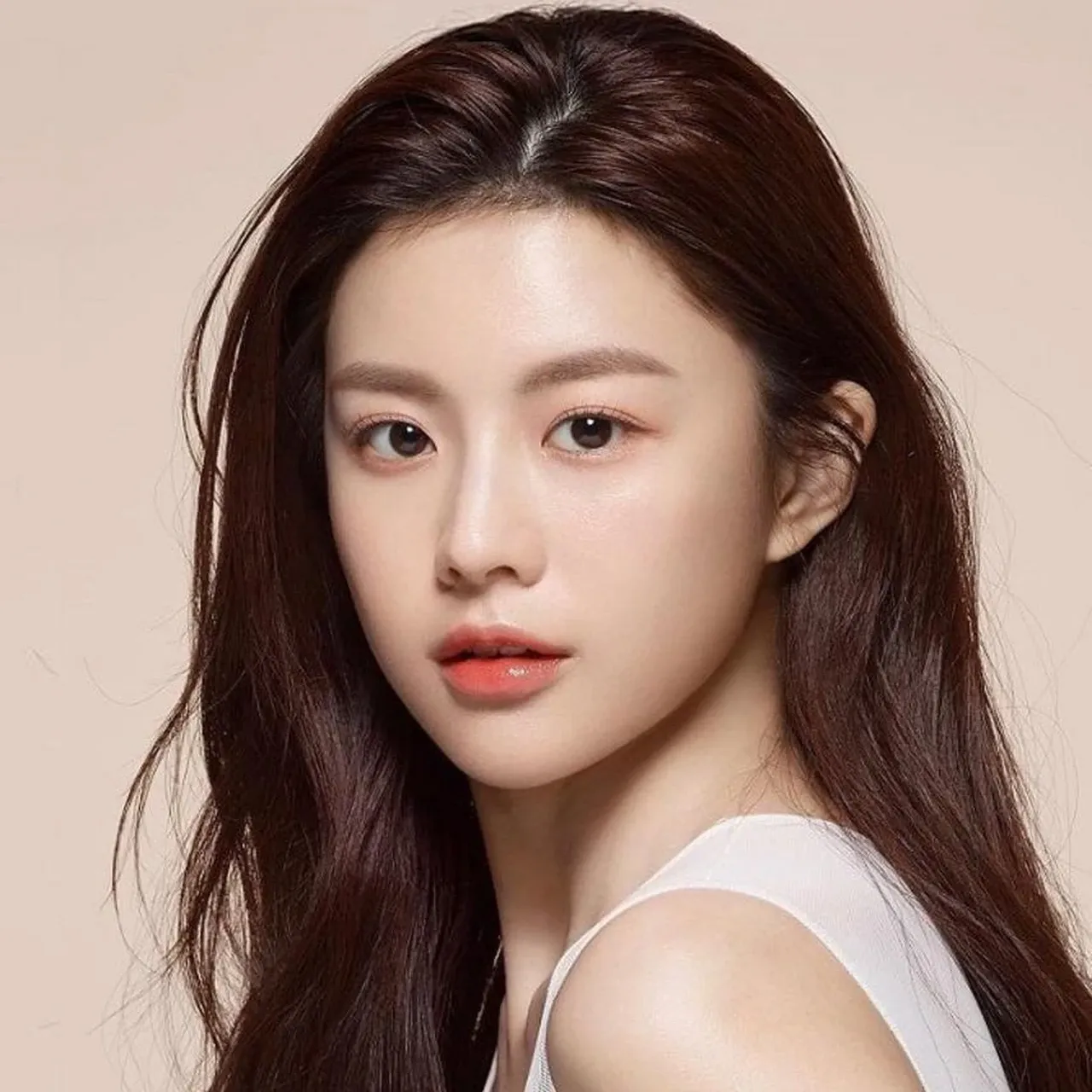 Behind-the-scenes cut of Go Younjung