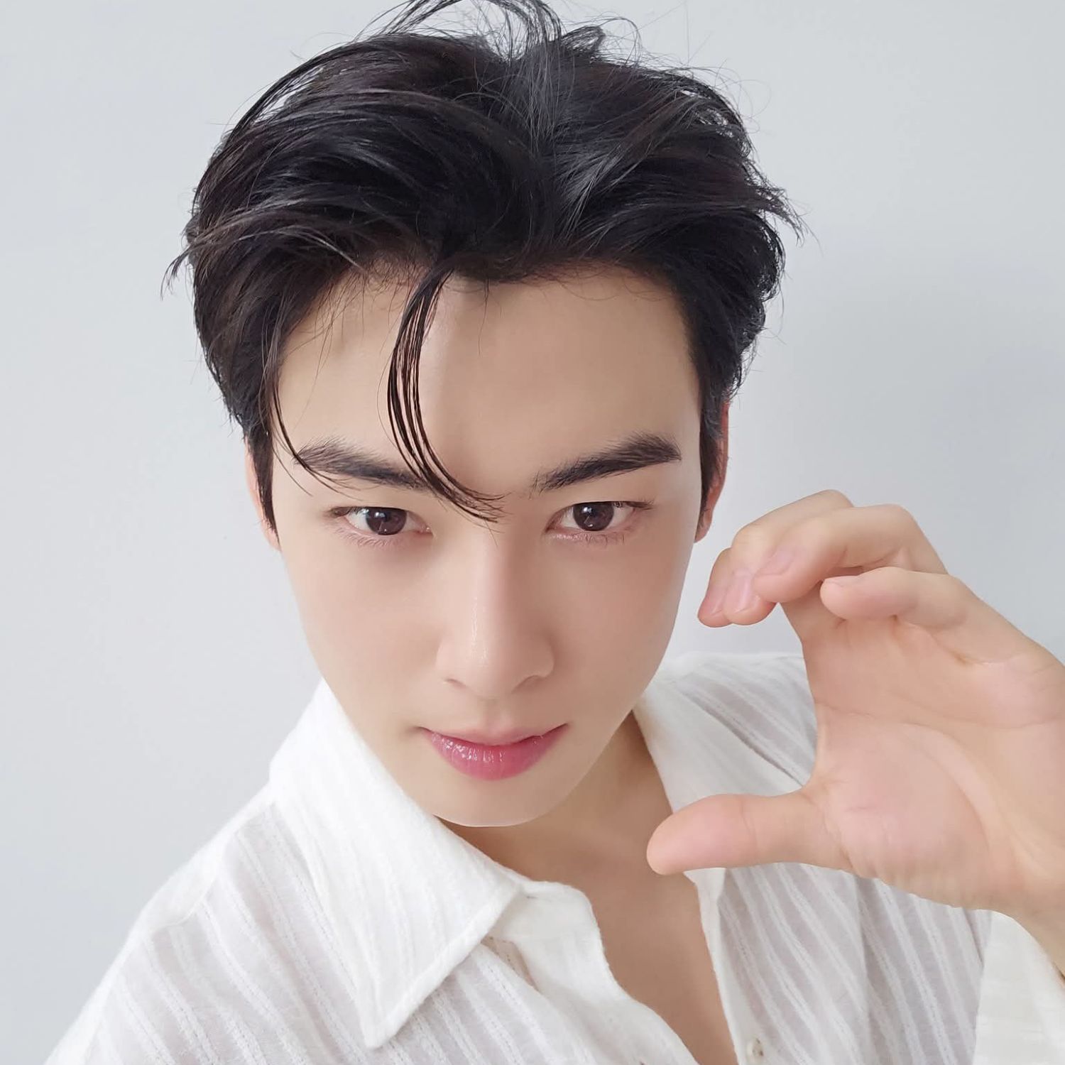 Recent activity shot of Cha Eunwoo