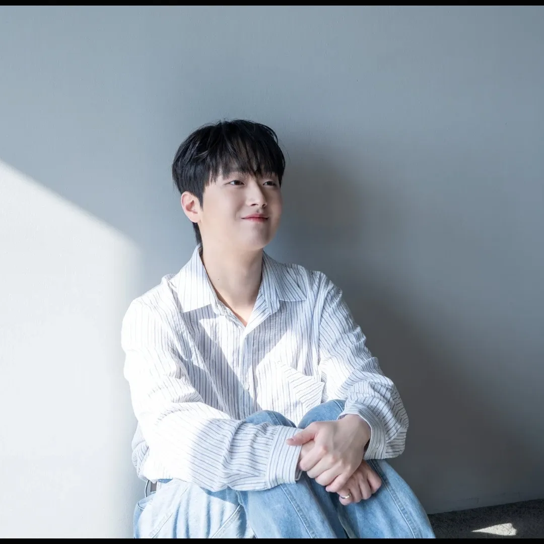 A moment captured by a fan of Lee Chanwon