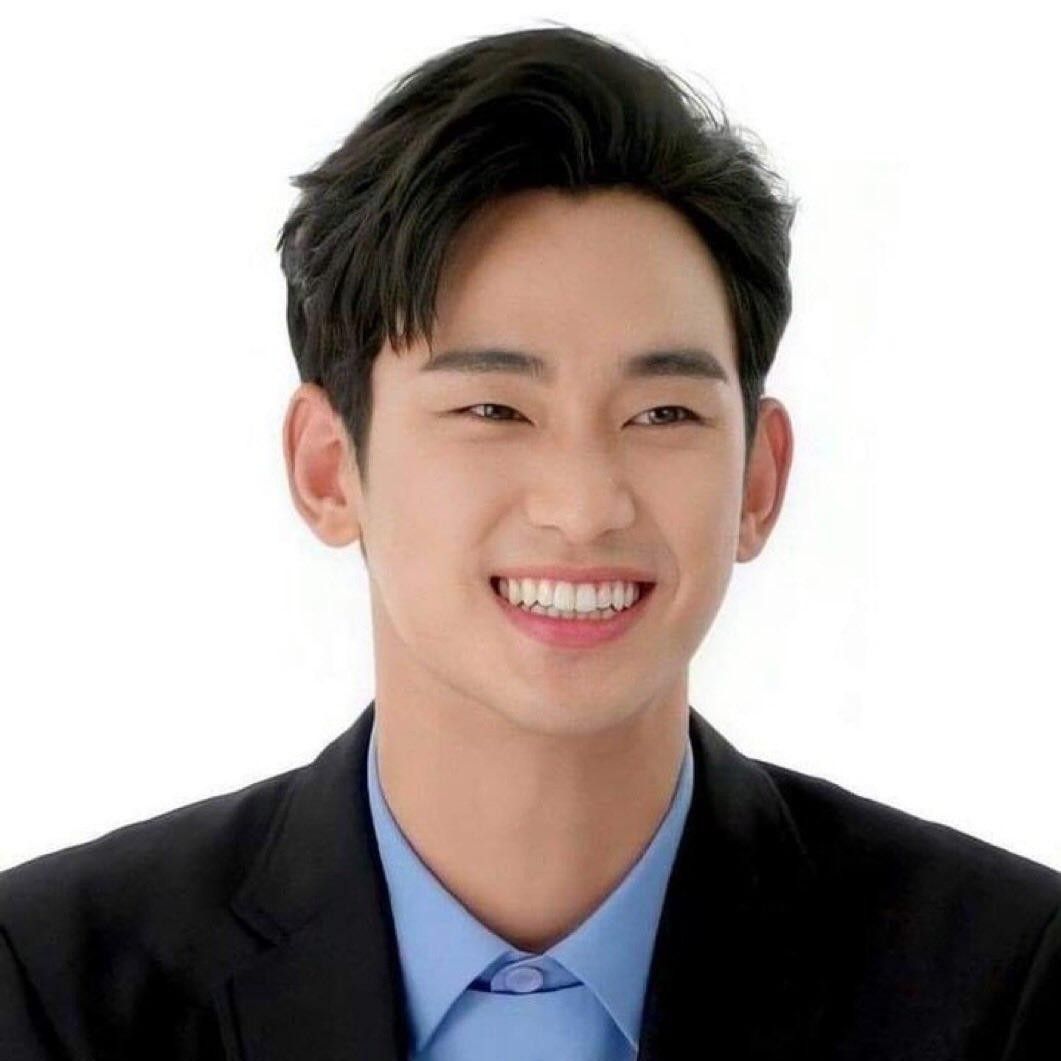 金秀賢的最新照片