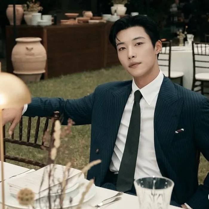 Behind-the-scenes cut of Woo Dohwan