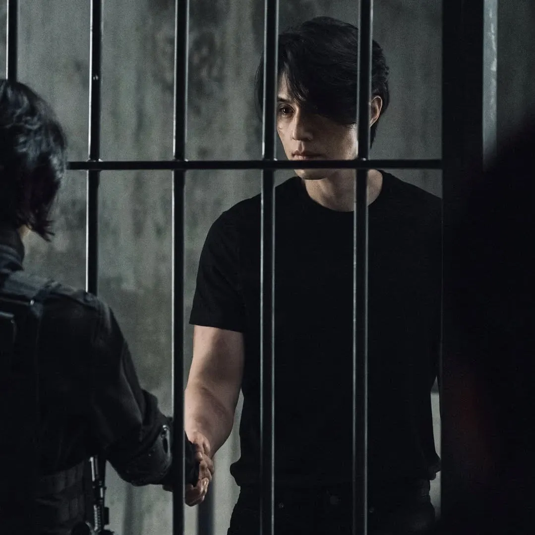 Recent activity shot of Lee Dongwook