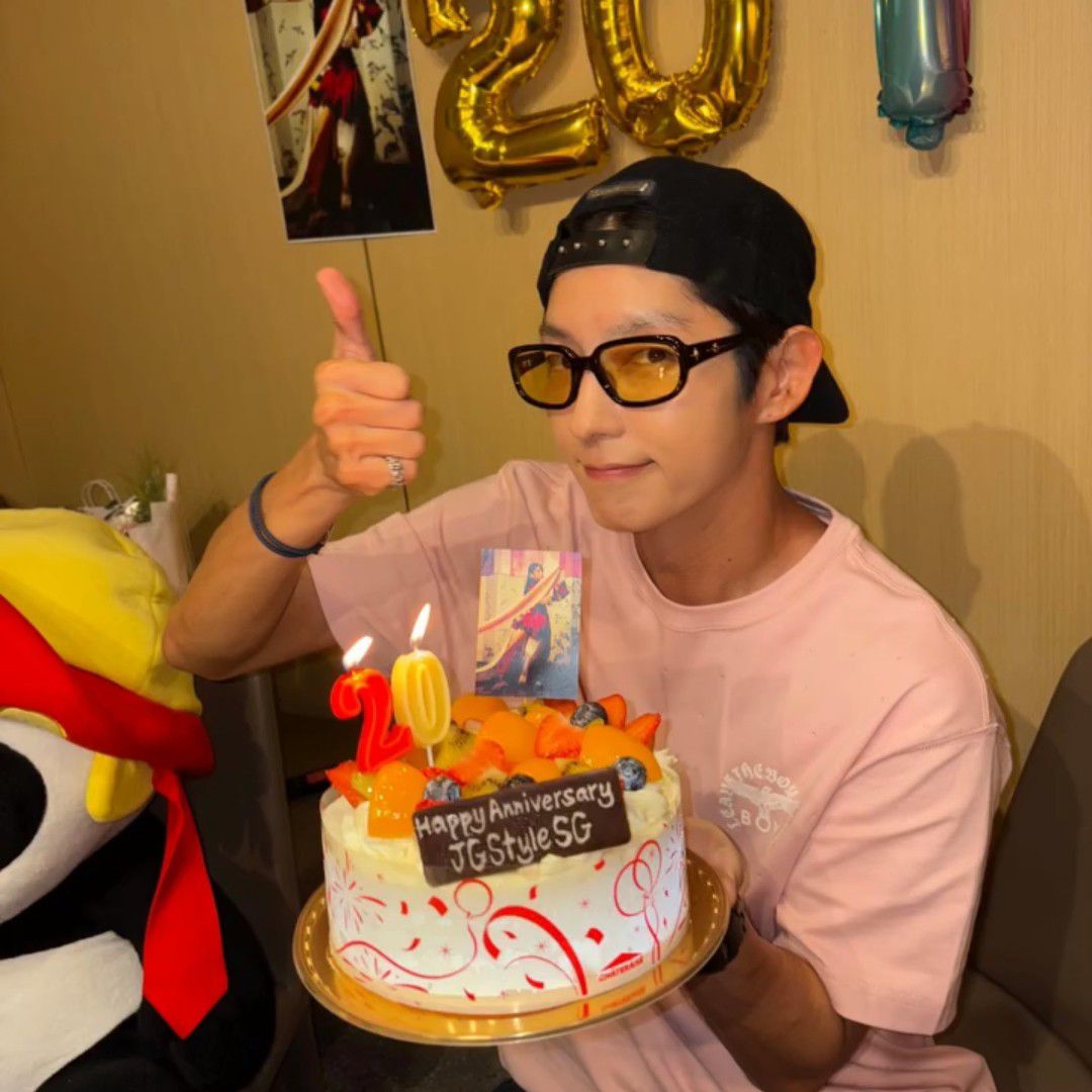 Behind-the-scenes cut of Lee Joongi