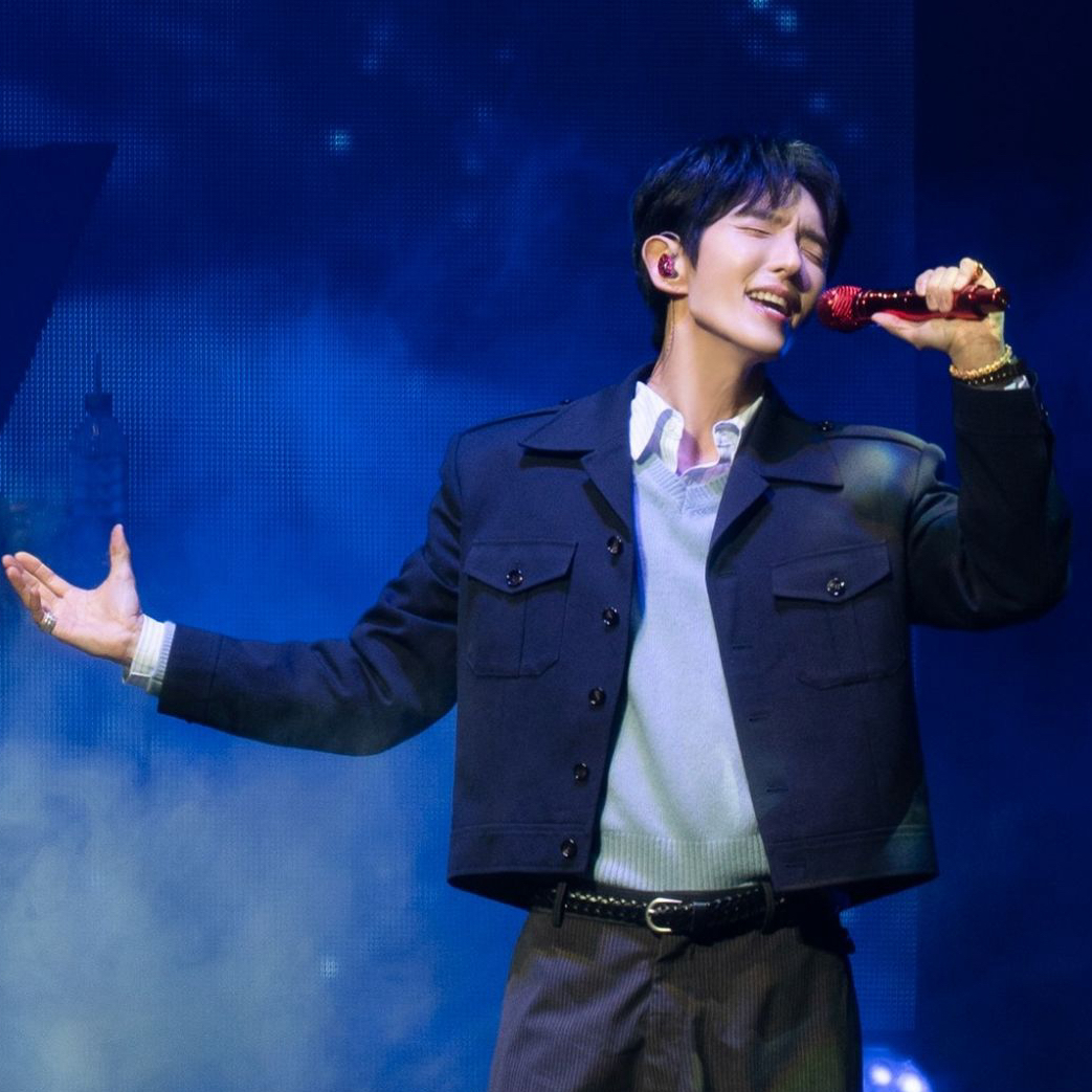 A moment captured by a fan of Lee Joongi